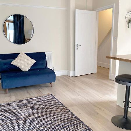1 Ashford Road Guesthouse Redhill  ภายนอก รูปภาพ