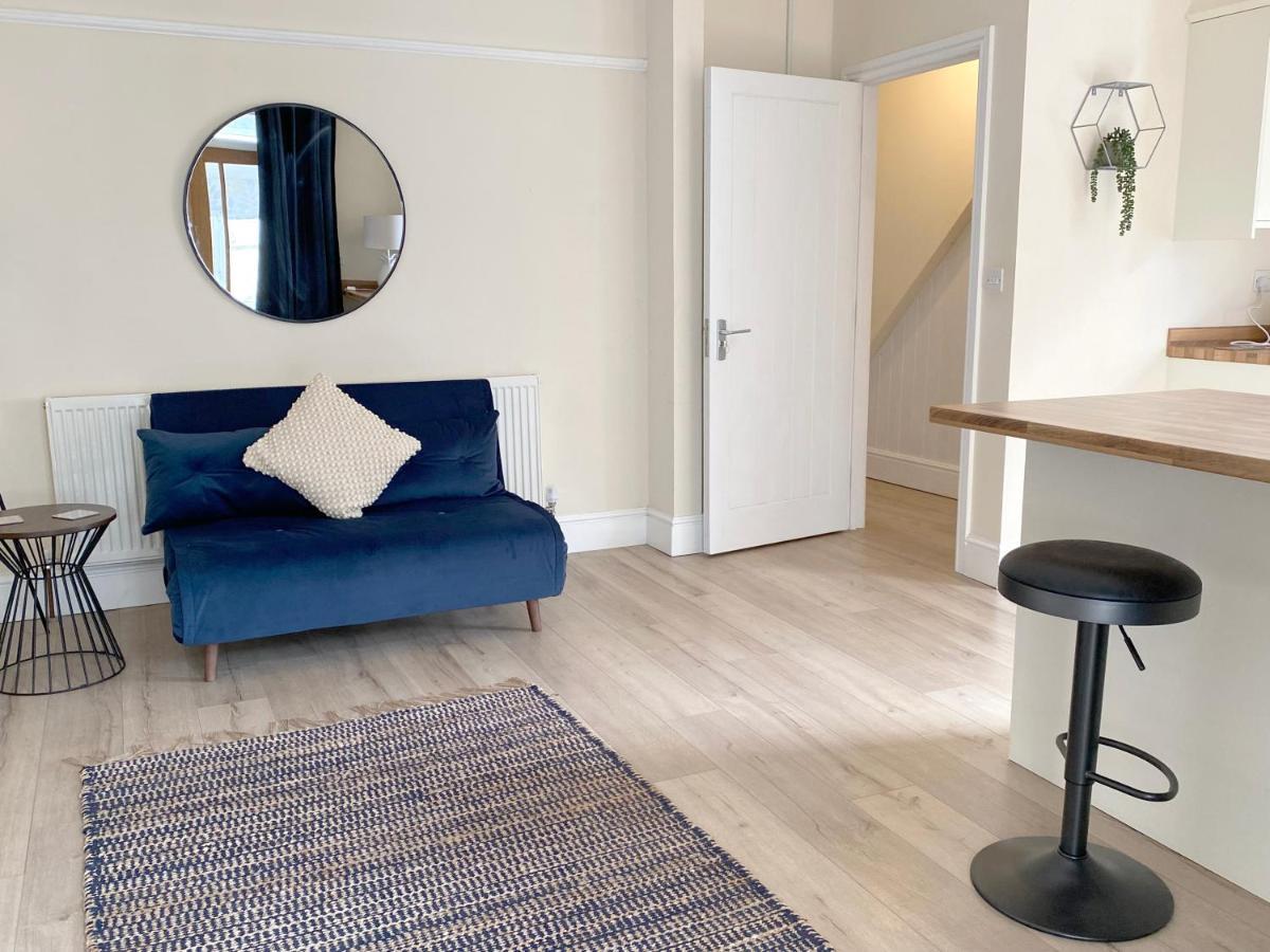 1 Ashford Road Guesthouse Redhill  ภายนอก รูปภาพ