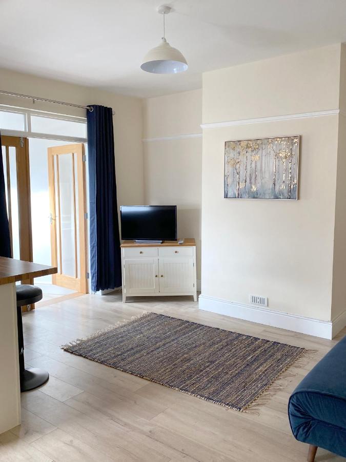 1 Ashford Road Guesthouse Redhill  ภายนอก รูปภาพ
