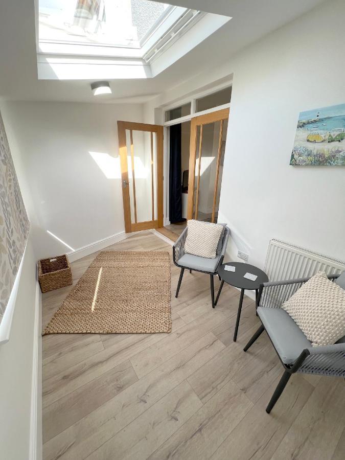 1 Ashford Road Guesthouse Redhill  ภายนอก รูปภาพ
