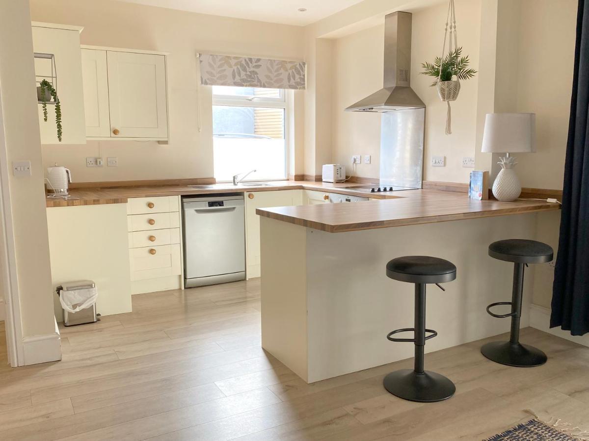 1 Ashford Road Guesthouse Redhill  ภายนอก รูปภาพ