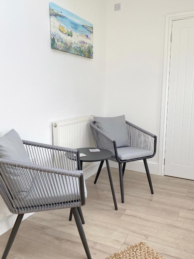 1 Ashford Road Guesthouse Redhill  ภายนอก รูปภาพ