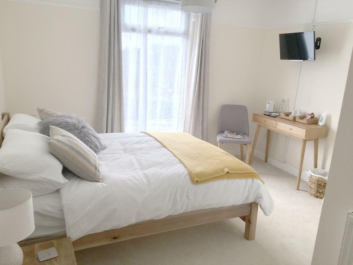 1 Ashford Road Guesthouse Redhill  ภายนอก รูปภาพ