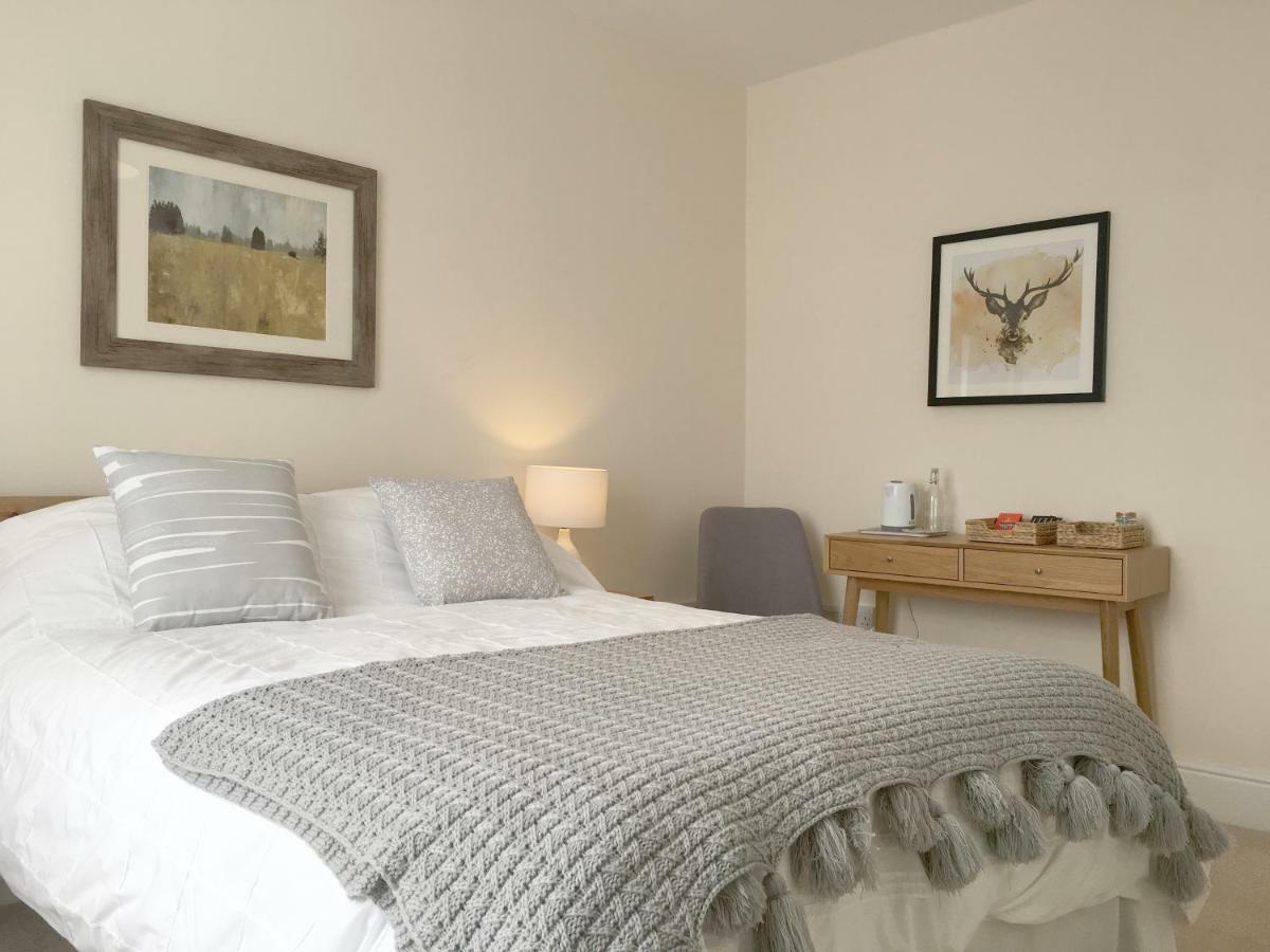 1 Ashford Road Guesthouse Redhill  ภายนอก รูปภาพ