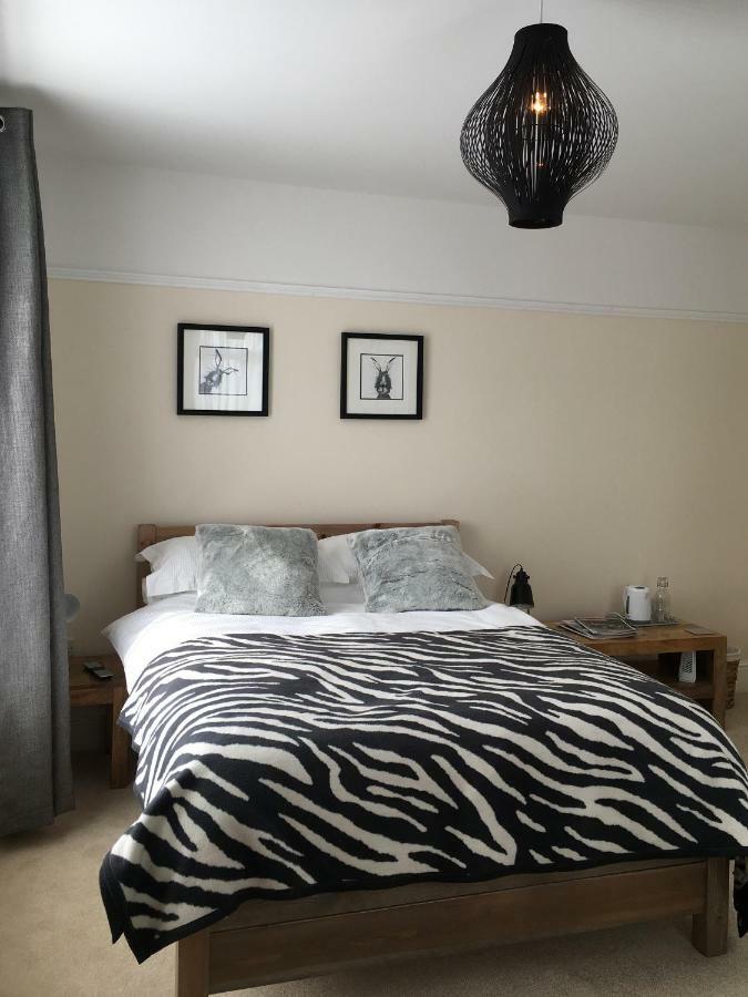 1 Ashford Road Guesthouse Redhill  ภายนอก รูปภาพ