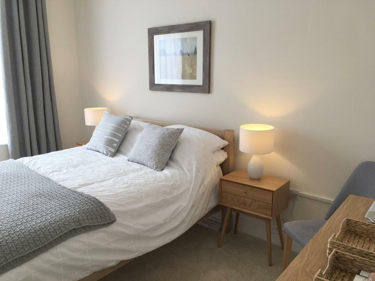 1 Ashford Road Guesthouse Redhill  ภายนอก รูปภาพ