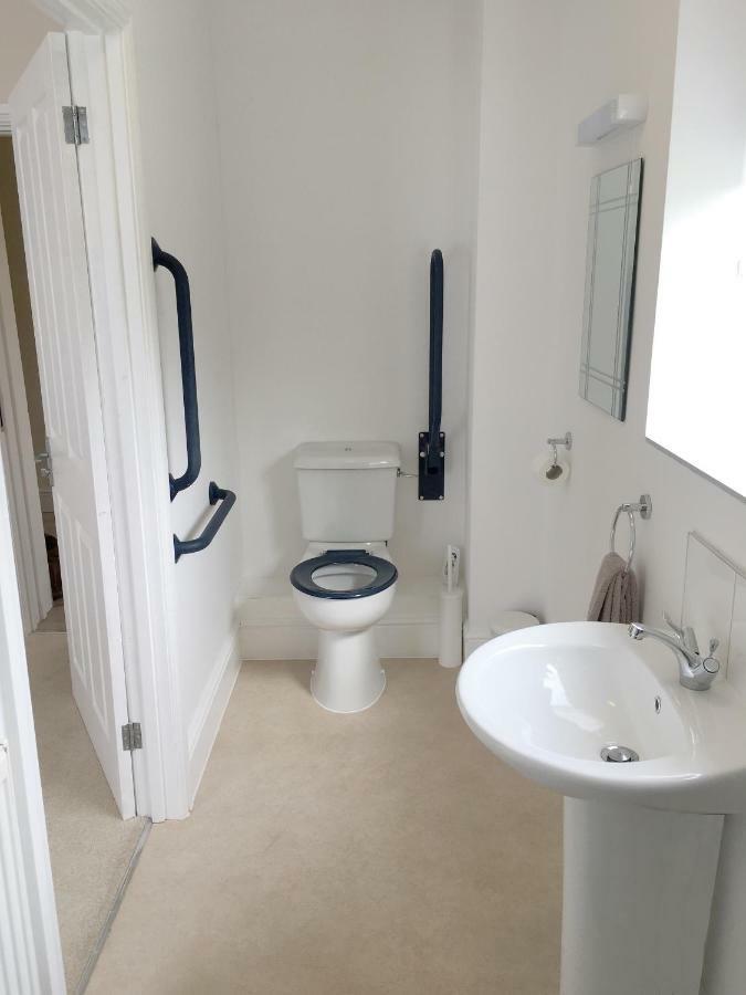 1 Ashford Road Guesthouse Redhill  ภายนอก รูปภาพ