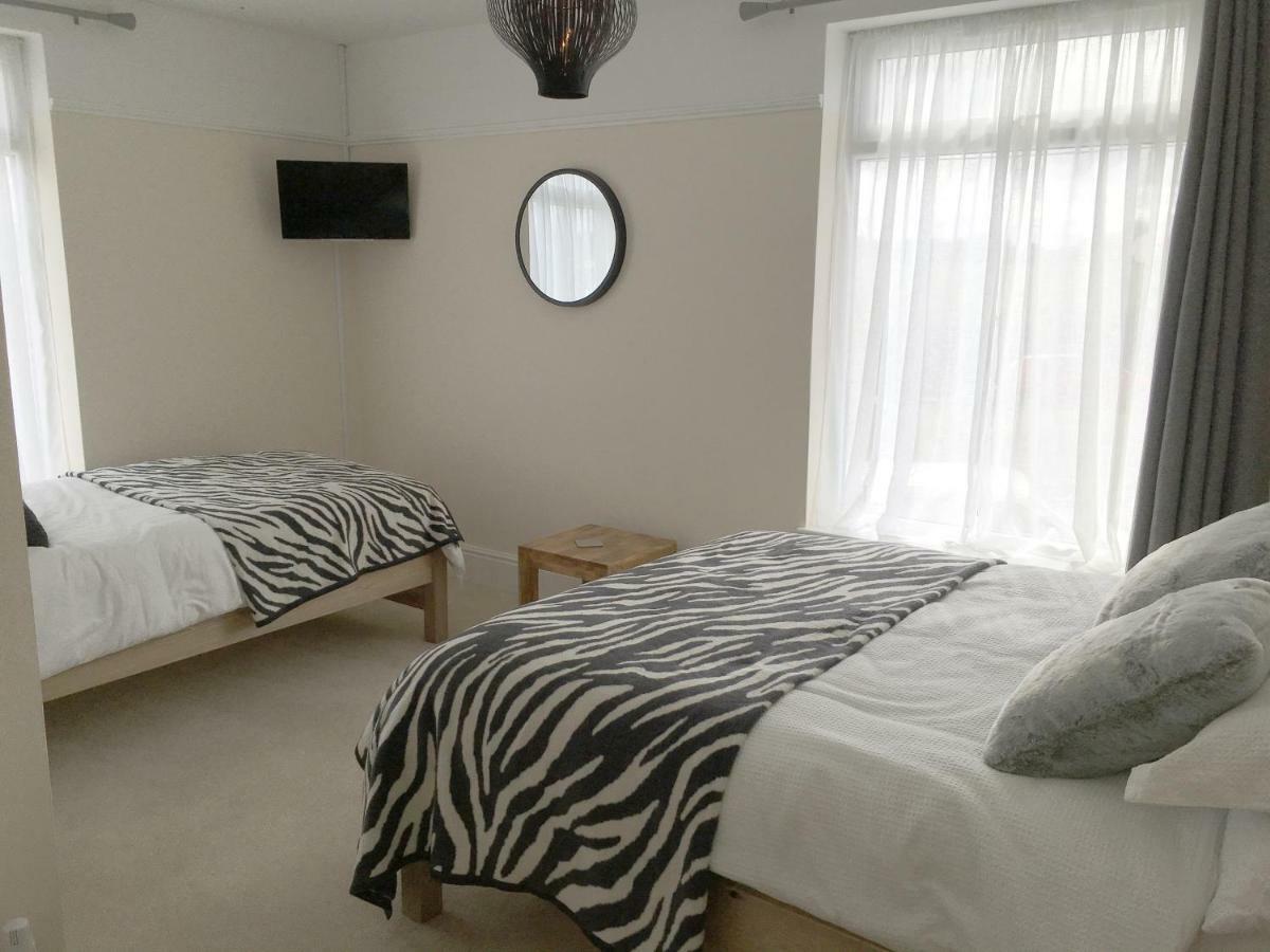 1 Ashford Road Guesthouse Redhill  ภายนอก รูปภาพ