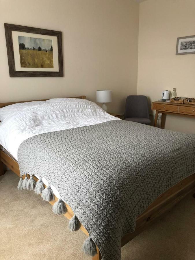 1 Ashford Road Guesthouse Redhill  ภายนอก รูปภาพ